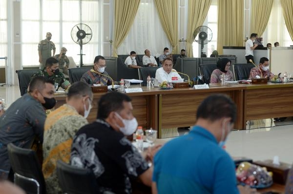 Tindak Lanjuti Rekomendasi LKPJ 2021, Gubernur Edy Rahmayadi Langsung Gelar Rapat Evaluasi Bersama OPD